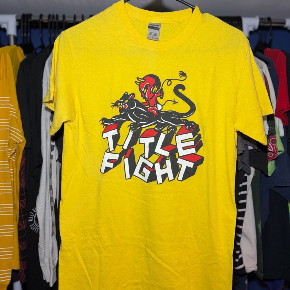 Gildan Yellow Title Fight Graphic Tee with Black and Red Art